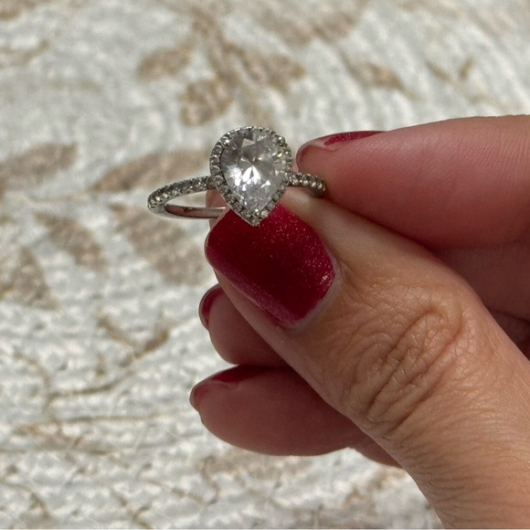 Silver Teardrop- Engagement Ring ‘ stand in ‘ S925 size 6 - Picture 2 of 8